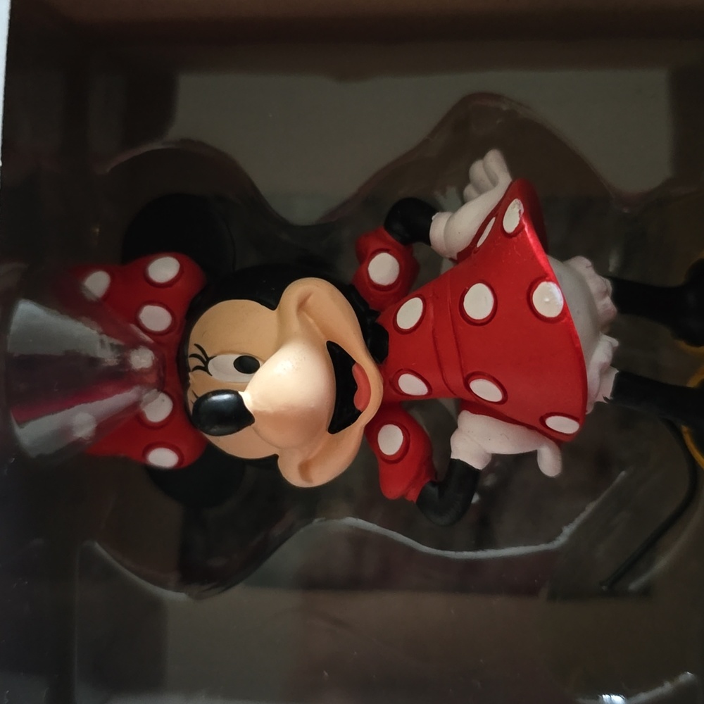 HALLMARK DISNEY CHRISTMAS TREE ORNAMENT MINNIE MOUSE